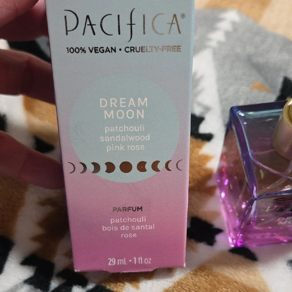 Pacifica Dream Moon Fragrance with Purple and Blue Hues - Picture 2 of 3